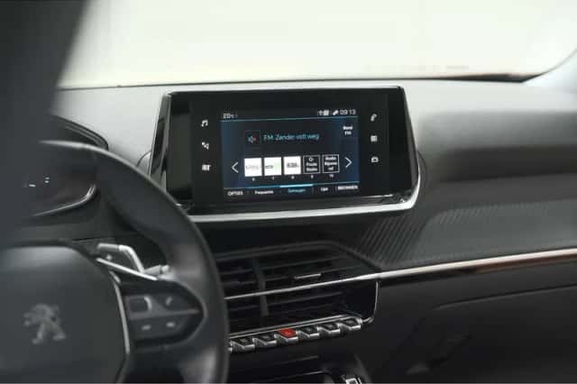 Peugeot 2008 (2021) thumbnail 43