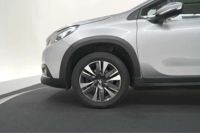 Peugeot 2008 (2018) thumbnail 14