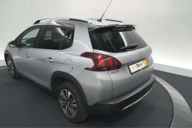 Peugeot 2008 (2018) thumbnail 18