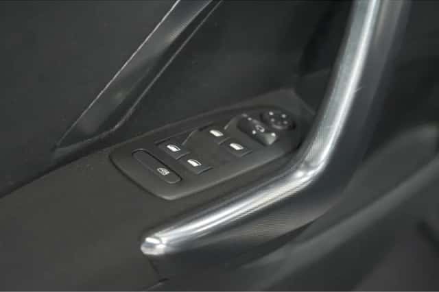Peugeot 2008 (2018) thumbnail 19