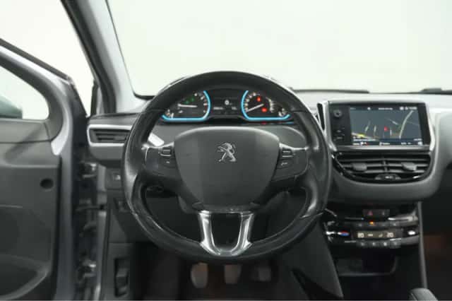 Peugeot 2008 (2018) thumbnail 25