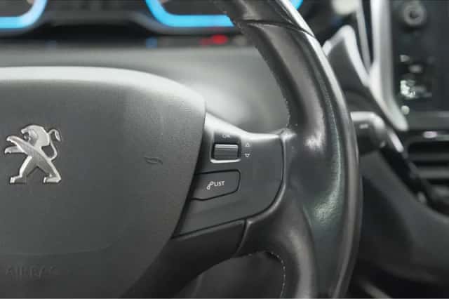 Peugeot 2008 (2018) thumbnail 27