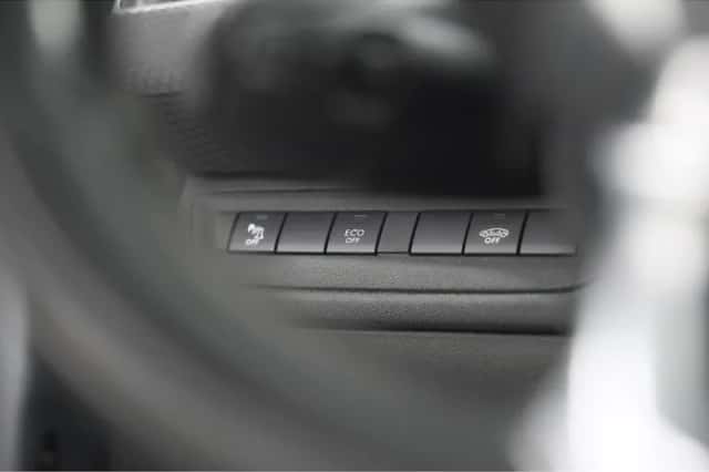 Peugeot 2008 (2018) thumbnail 31