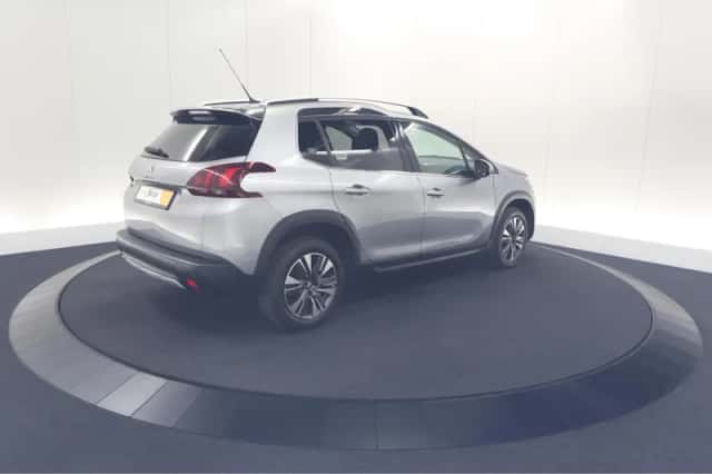 Peugeot 2008 (2018) thumbnail 5
