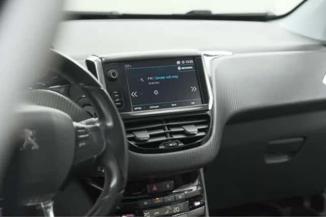 Peugeot 2008 (2018) thumbnail 41