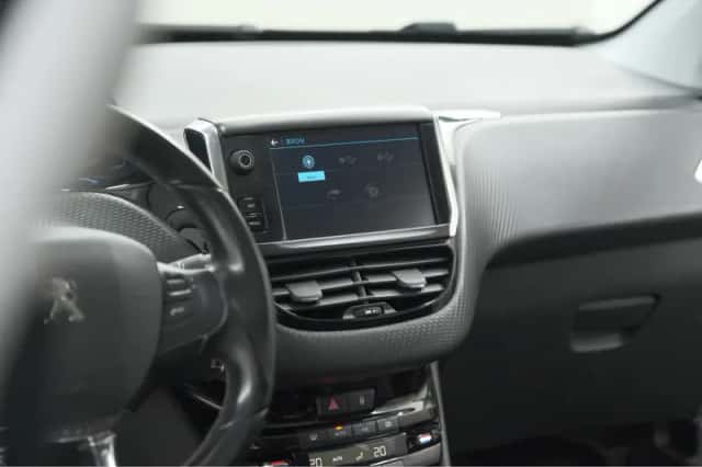 Peugeot 2008 (2018) thumbnail 42