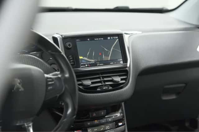 Peugeot 2008 (2018) thumbnail 44