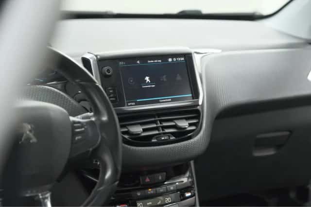 Peugeot 2008 (2018) thumbnail 45