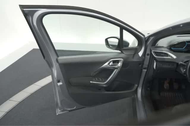 Peugeot 2008 (2018) thumbnail 58