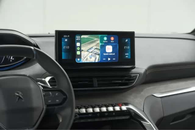 Peugeot 5008 (2023) thumbnail 4