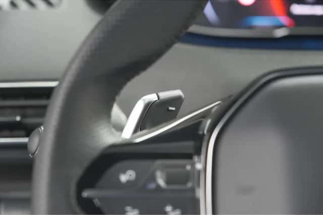 Peugeot 5008 (2023) thumbnail 32