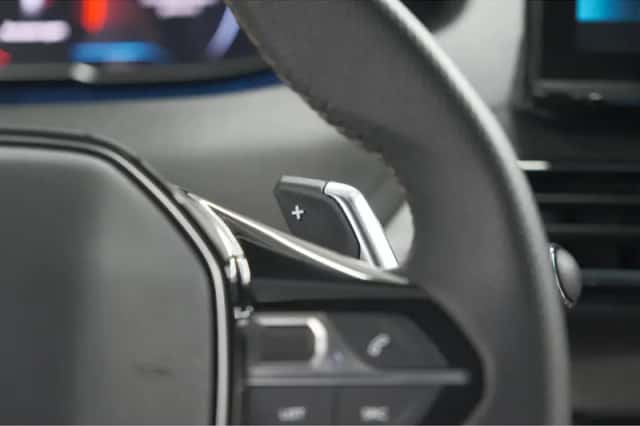 Peugeot 5008 (2023) thumbnail 33