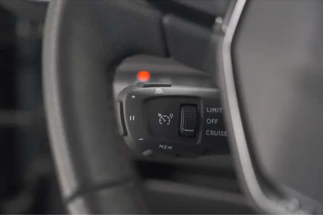 Peugeot 5008 (2023) thumbnail 36