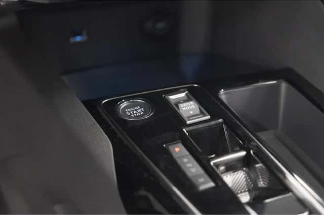 Peugeot 5008 (2023) thumbnail 42