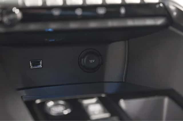 Peugeot 5008 (2023) thumbnail 43