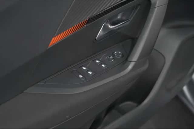 Peugeot 2008 (2023) thumbnail 19