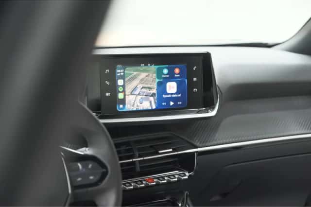 Peugeot 2008 (2023) thumbnail 3