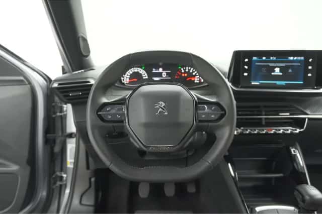 Peugeot 2008 (2023) thumbnail 25