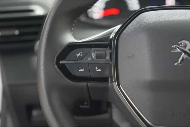 Peugeot 2008 (2023) thumbnail 26
