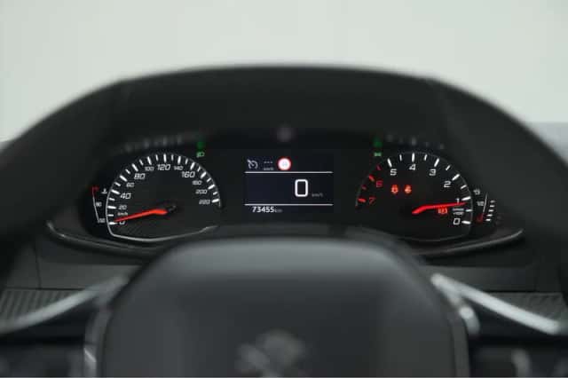 Peugeot 2008 (2023) thumbnail 31