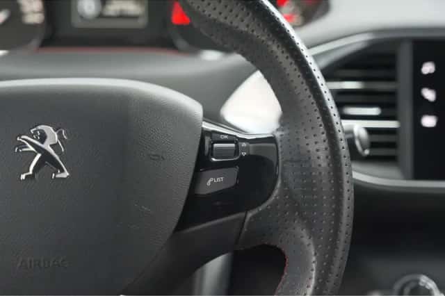 Peugeot 308 (2018) thumbnail 29