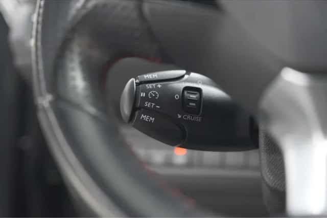 Peugeot 308 (2018) thumbnail 32