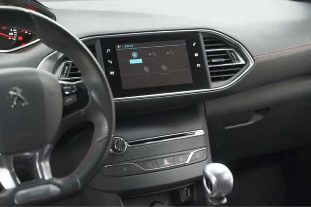 Peugeot 308 (2018) thumbnail 42