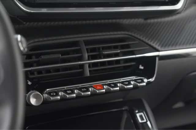 Peugeot 208 (2020) thumbnail 39