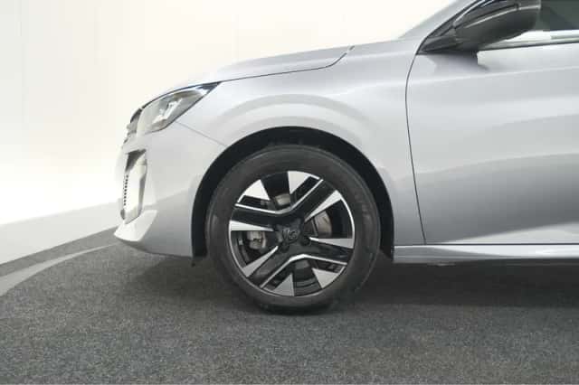 Peugeot 208 (2023) thumbnail 14