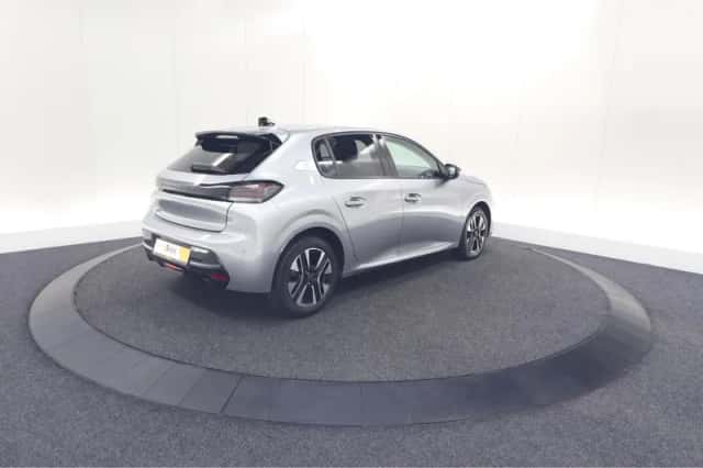 Peugeot 208 (2023) thumbnail 5