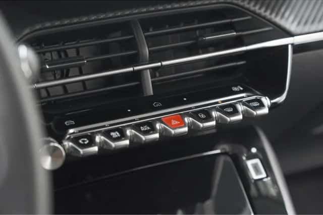 Peugeot 208 (2023) thumbnail 41