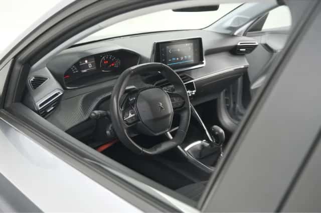 Peugeot 208 (2022) thumbnail 2