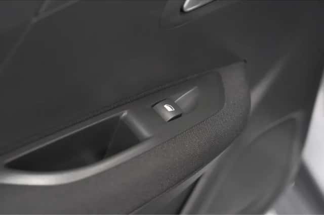 Peugeot 208 (2022) thumbnail 23