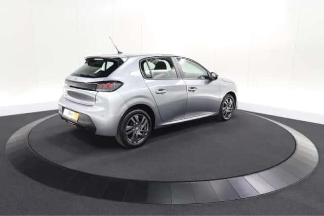 Peugeot 208 (2022) thumbnail 5