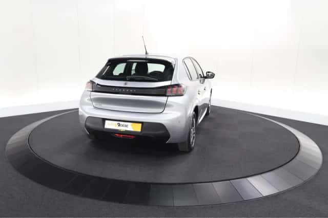 Peugeot 208 (2022) thumbnail 10