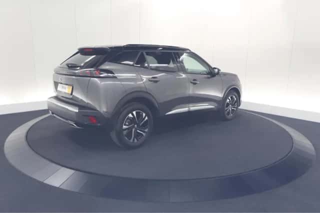 Peugeot 2008 (2022) thumbnail 4