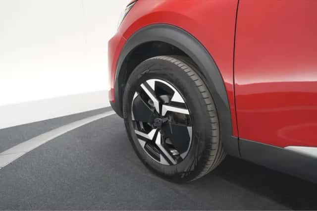 Peugeot 2008 (2023) thumbnail 16
