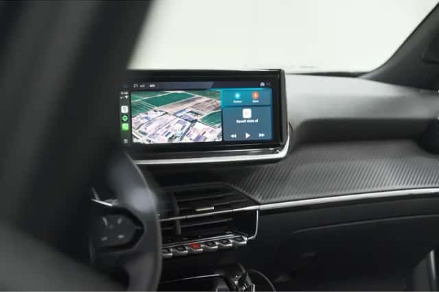 Peugeot 2008 (2023) thumbnail 3