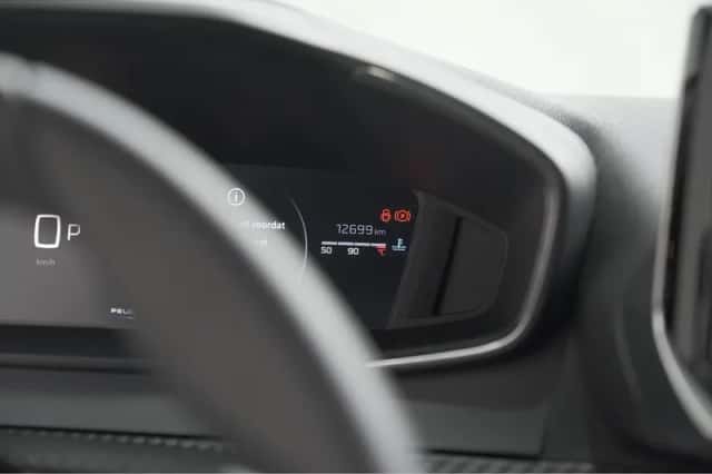 Peugeot 2008 (2023) thumbnail 37