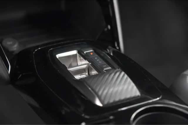 Peugeot 2008 (2023) thumbnail 39
