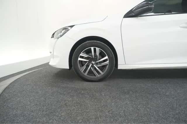Peugeot 208 (2023) thumbnail 16