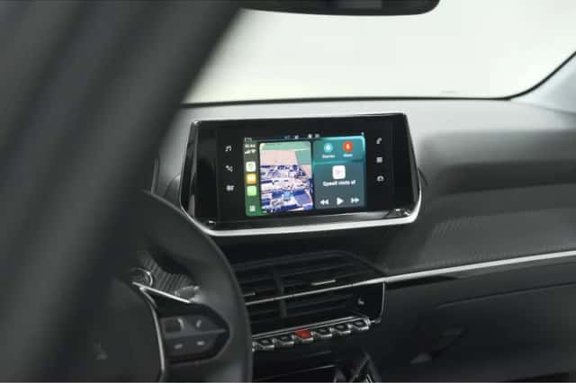 Peugeot 208 (2023) thumbnail 3
