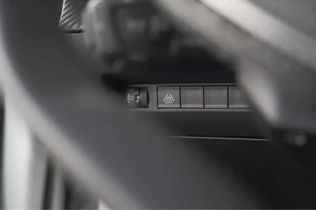 Peugeot 208 (2023) thumbnail 34
