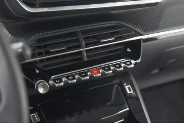 Peugeot 208 (2023) thumbnail 42