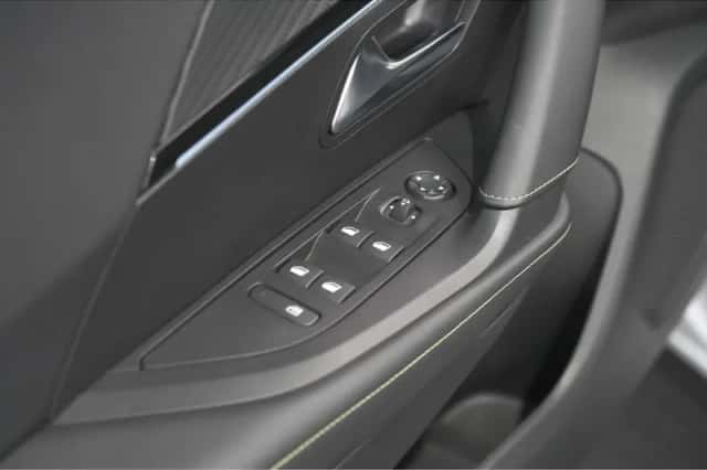 Peugeot e-2008 (2025) thumbnail 28