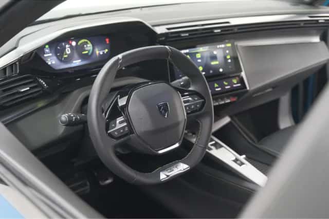 Peugeot 408 (2025) thumbnail 2