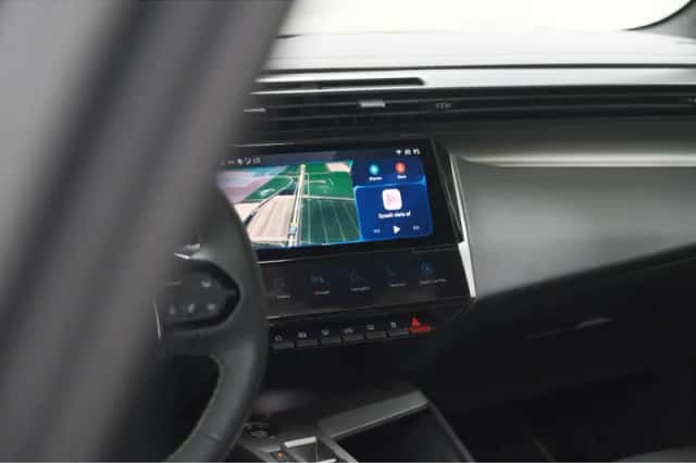 Peugeot 408 (2025) thumbnail 3