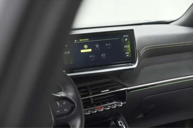 Peugeot 2008 (2020) thumbnail 44