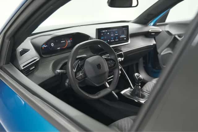 Peugeot 2008 (2025) thumbnail 2
