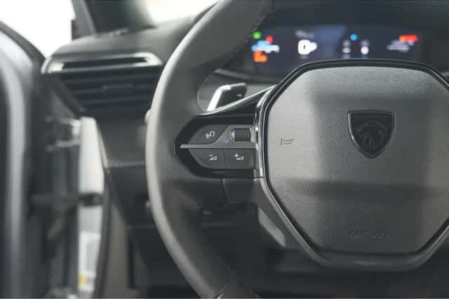 Peugeot 2008 (2024) thumbnail 31
